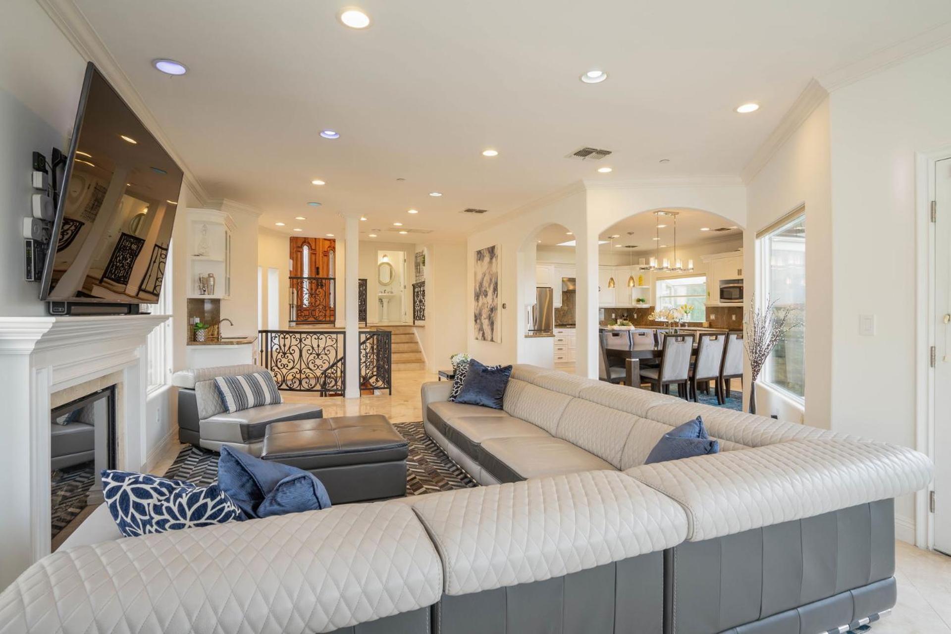 Luxury Modern W/ Great La Views Сasa de vacaciones *